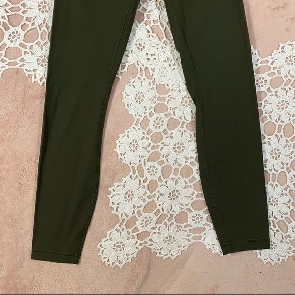 NWOT Lululemon SoulCycle Skull Crop Pant Leggings Green 4 - Picture 4 of 8